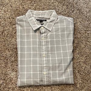 Men Long sleeved dress shirt